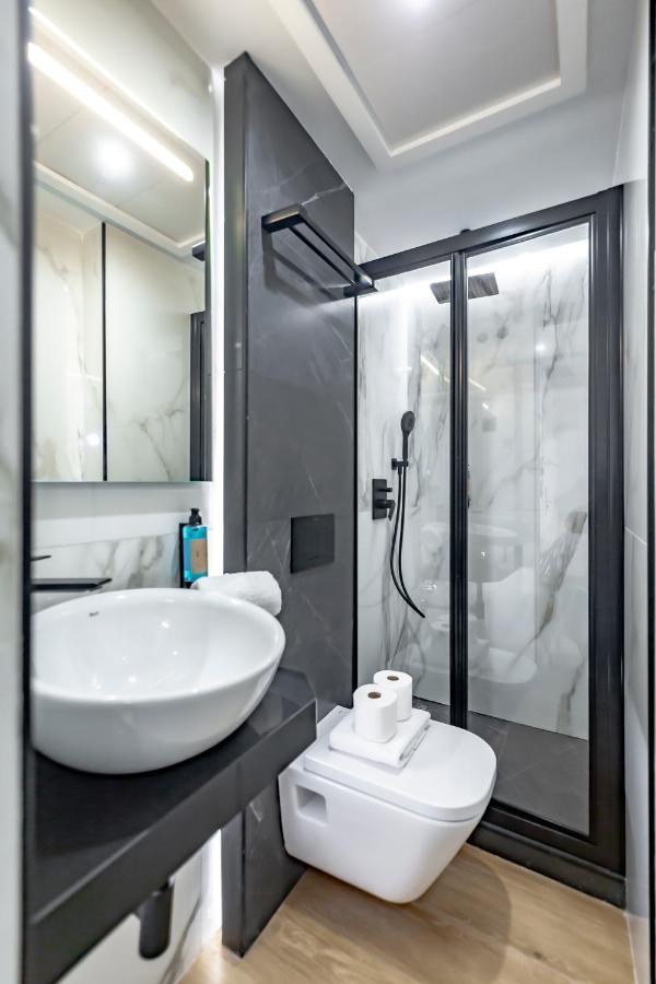 Dobohomes - Montesa 20 Apartamentos Madrid Eksteriør bilde