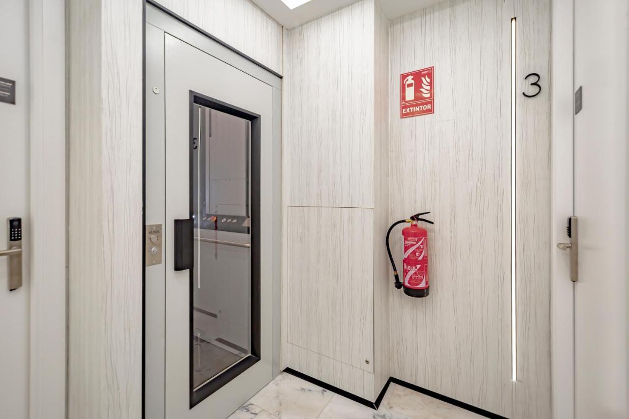 Dobohomes - Montesa 20 Apartamentos Madrid Eksteriør bilde